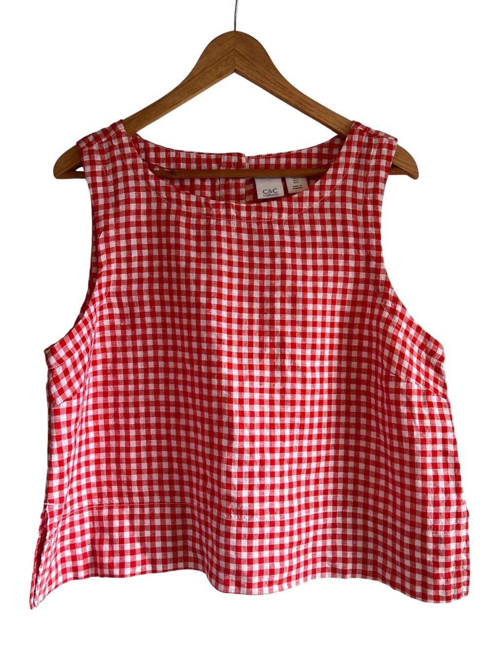 C&C California Linen Red & white Gingham Button-Back Top L excellent condition